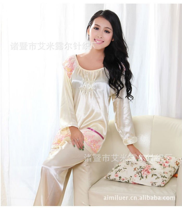 Free shopping,2012 women's nightclothes,leisure loose lace embroidered long sleeve pajamas sets.