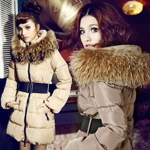 free shopping 2012 Women ultralarge raccoon large fur collar medium-long down coat women down coat p042 ow