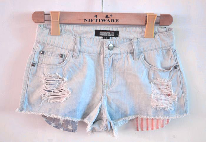 Free shopping F21 wearing white autumn and winter denim basic denim shorts pants