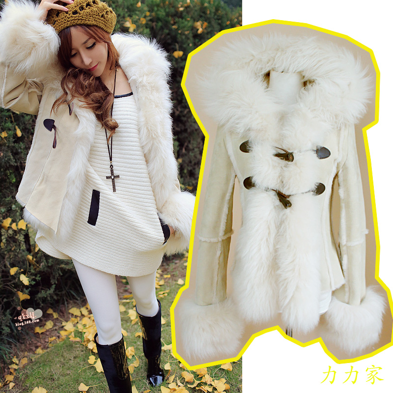 Fur one piece natural horn button hooded fur collar fur coat short design overcoat