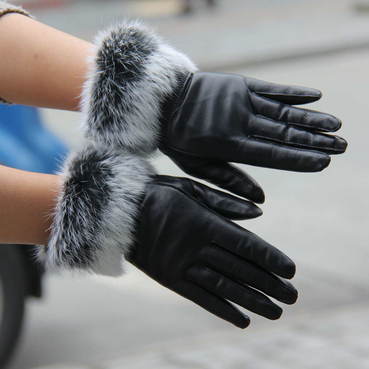 Genuine leather gloves sheepskin rabbit fur gloves thickening finger gloves crocodile female winter thermal