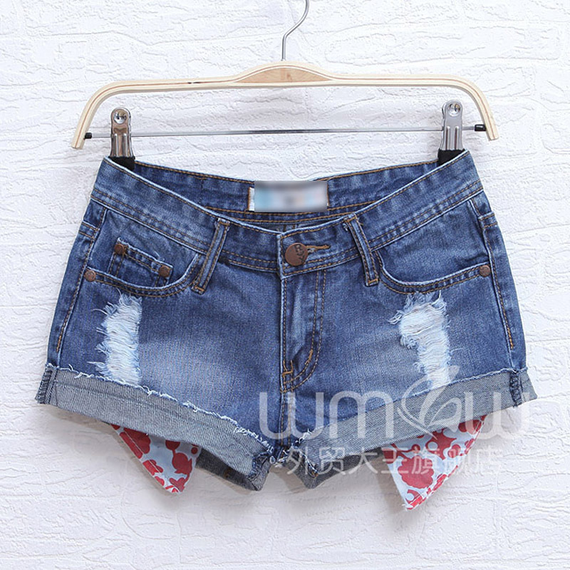 Good quality 2013new summer all-match fashion wearing white hole paillette decoration roll-up hem casual denim shorts wd799