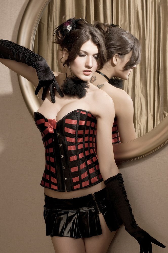 Grid Butterfly Bow Red Steel Frame Palace Noble Corset Vest 5137