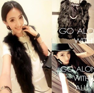 Hold super luxurious fox fur vest