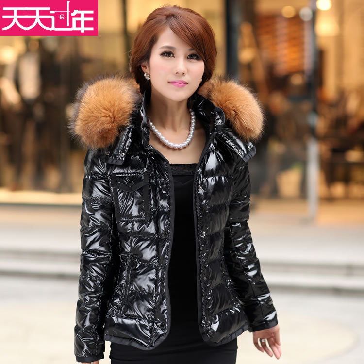 In stock new year Anti season 2012 short design autumn and winter raccoon large fur collar slim down coat female