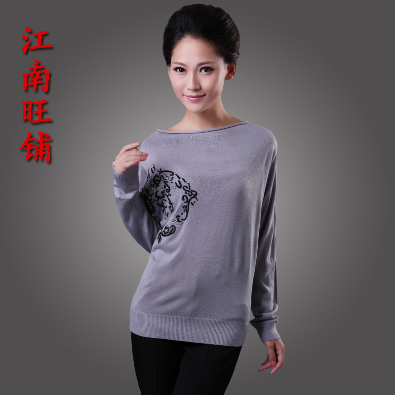 j) jiang) Autumn slit neckline gentlewomen loose sweater long-sleeve embroidered batwing shirt basic sweater female