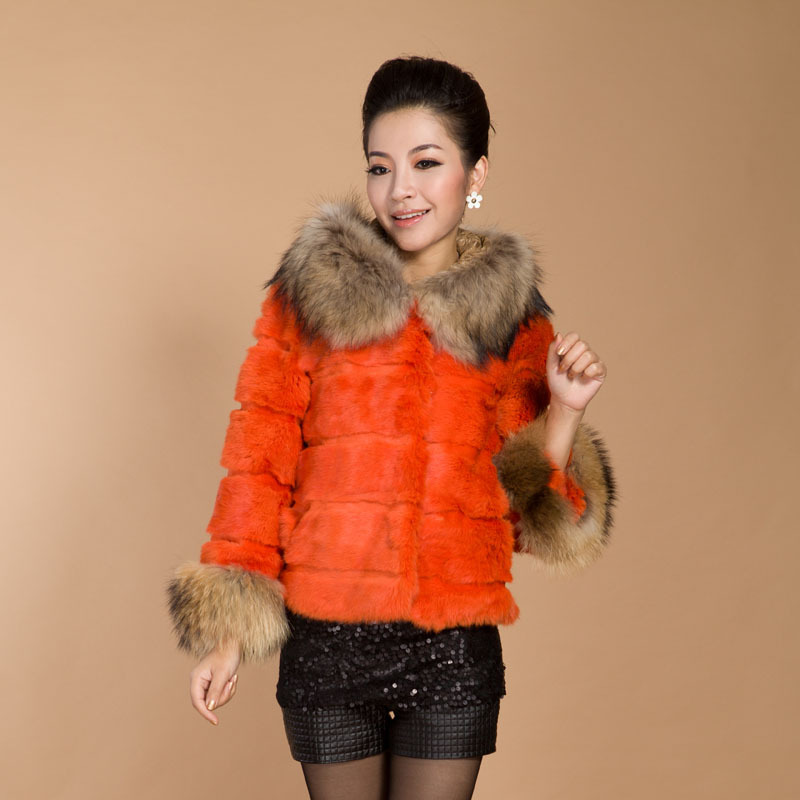 Large raccoon fur rabbit fur coat with a hood hat women's fur overcoat