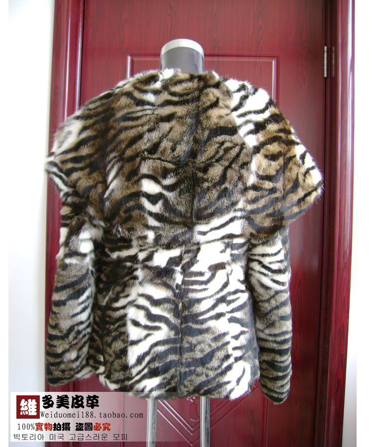 Leopard print color 3 flowers large cape collar fur coat medium-long