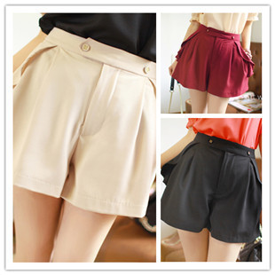 Love me 2012 elegant and delicate petals type pocket shorts three-color