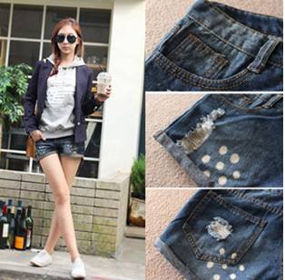 Lovely dots Korean version of the new shorts, hot pants worn wear white flange denim ladies pants