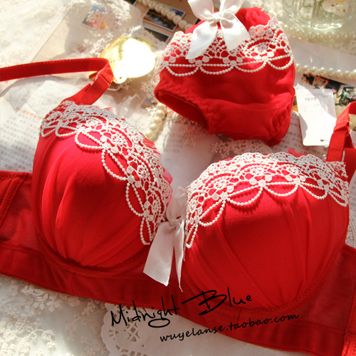 Luxurious and noble red adjustable bra set thickening push up underwear 3 breasted bra