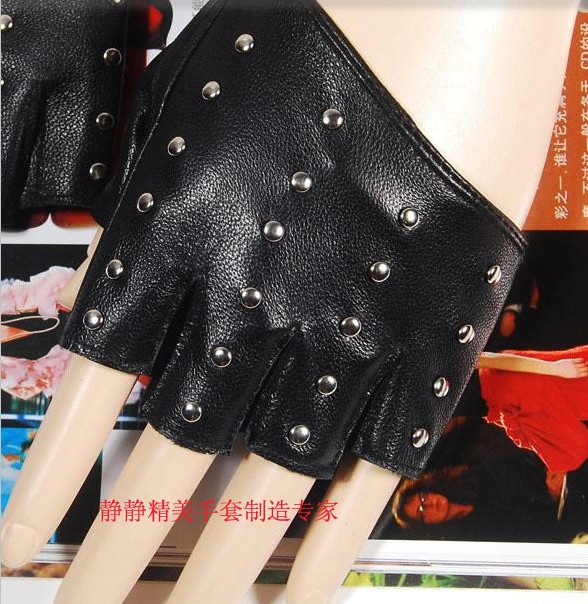 Male Women rivet fashion semi-finger shriveled lucy refers to racerback dance gloves leather gloves