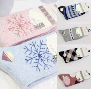 Min Order $10(mixed order) Retail Polka Dot snow peach thicker winter socks Nvwa rabbit wool socks