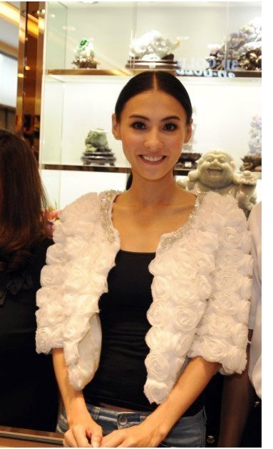 New  Arrival ! Cecilia Cheung Long-sleeve rhinestone collar small rose cardigan cape short jacket