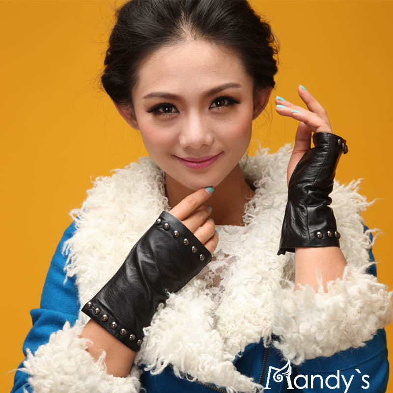 New arrival semi-finger fingerless big rivet women's genuine leather sheepskin gloves a18103