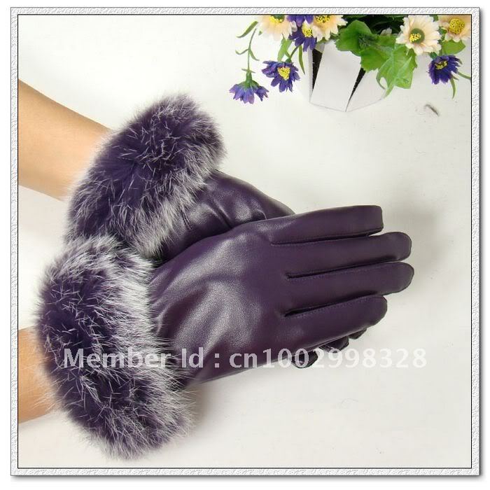 Perfect Furry Ladys Leather Goves Lined With Velvet