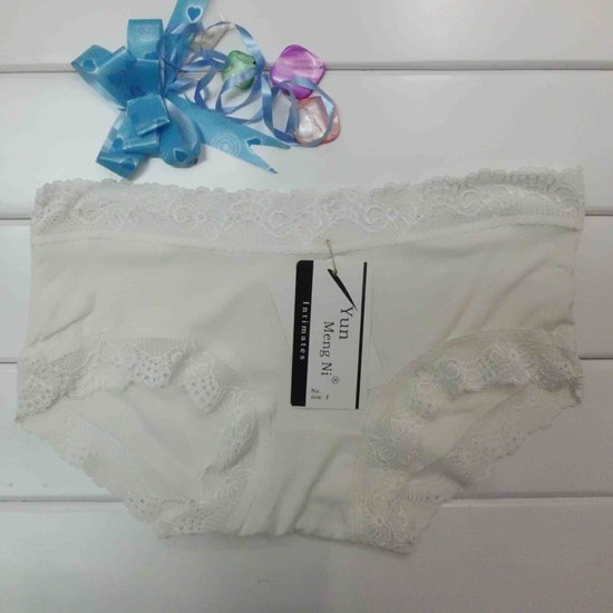 Pierced Butterfly lace sexy underwear princess sexy ladies panties butterfly tie with diamond lace temperament interest 86332-5