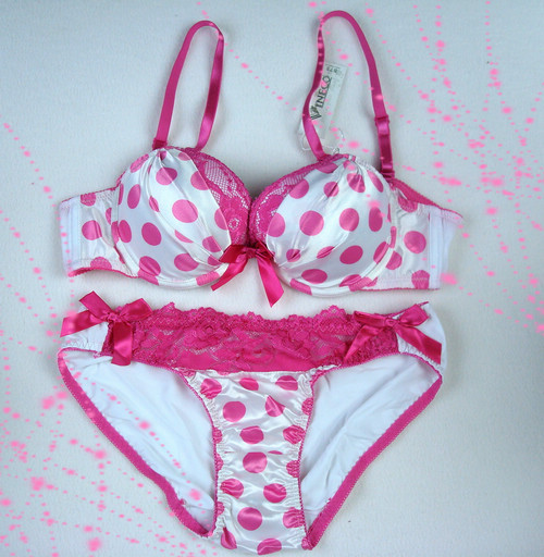 Pink dot gentlewomen bra set