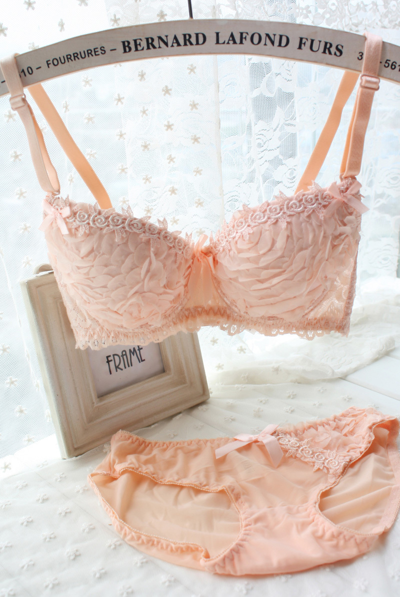 Pink flower petals 2012 3 breasted lingerie