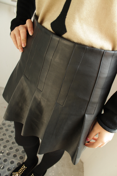 Pleated leather skirt 0.22kg