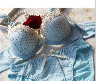 POLKA DOT BOW  lovely  comfortable  price promotions at the end of the year sale   0 profit  bra set