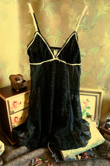 Princess romantic leopard print velvet series nightgown 3