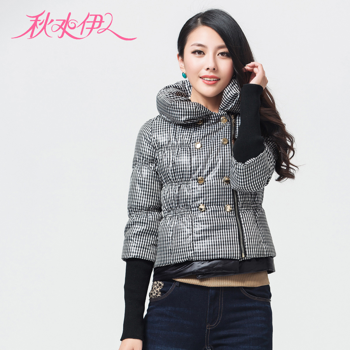 QIUSHUIYIREN 20121 winter classic double breasted involucres plaid design thermal slim short down coat