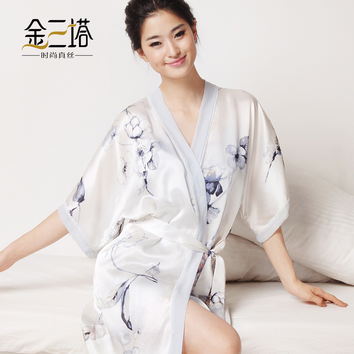 Sericiculture silk chinese style robe set