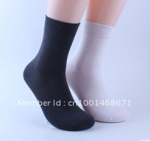 Socks wholesale manufacturers wholesale black and white in the knitting cylinder man female socks manufacturers selling