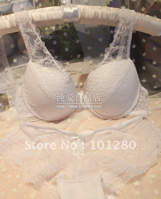 Spring and summer fashion beautiful women's lace cutout thin thick bra underwear set white