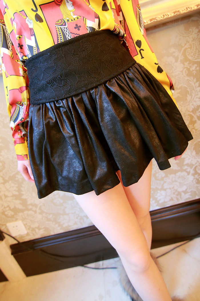 Suki shop fashion lace patchwork pleated small leather skirt bust skirt 2012 1530