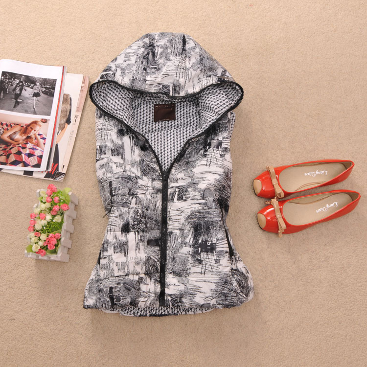 T-69 2012 female autumn and winter personalized doodle all-match fashion hooded cotton vest - 0.3