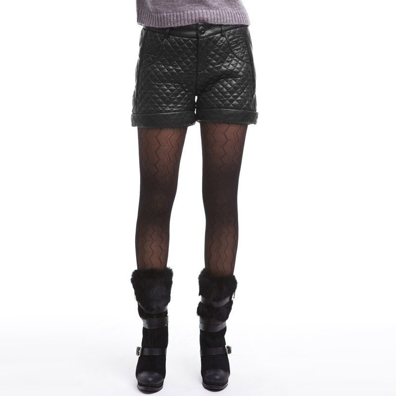 The genuine cut standard Peacebird 2012 new fashion ladies COLLECTION car grid shorts AG1050017