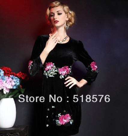 The gold velvet long-sleeved dress embroidery ladies' spring and autumn of European and American models paragraph