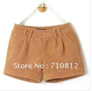 The new winter wild minimalist fashion women's woolen shorts