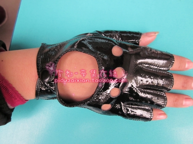 Ultra-thin cutout genuine leather women's semi-finger mitring punk gloves