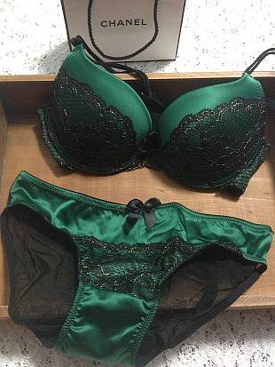 Victoria ladies blackish green lace thin thick bra underwear set