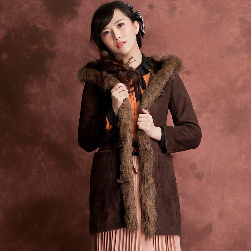 Winter 2012 women's fashion horn button fur coat fur overcoat coffee