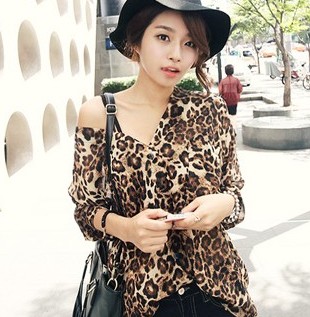 Women's d713 deep V-neck leopard print loose casual chiffon shirt medium-long