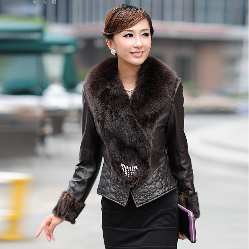 Women's sheepskin genuine leather outerwear black/brown fox fur neckline patchwork fight mink fur short leather jacket s0823