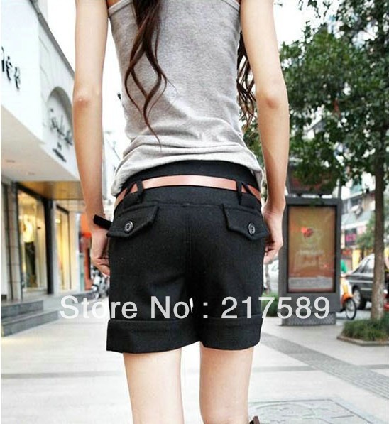 Wool material female shorts with belt