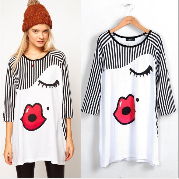 Yager,free shipping,Round neck fashion Black-and-white-striped sleeves lips Printed T-shirt,women's lips shirt